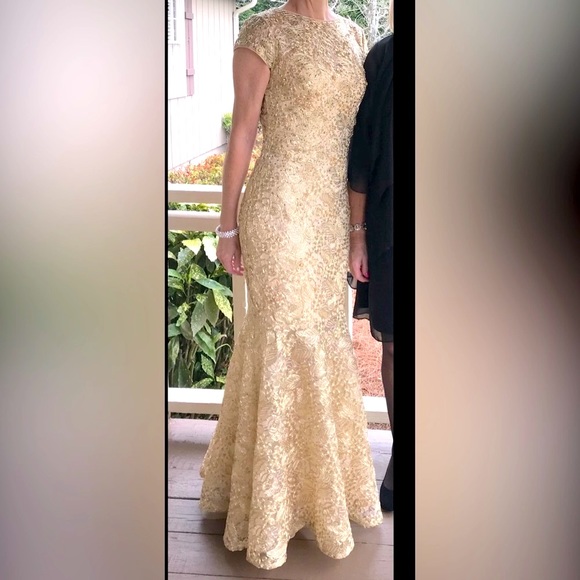 Clarisse bateau mermaid gold sequin size 4 evening gown - Picture 3 of 17